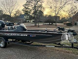 2019 Bass Tracker team 175 txw