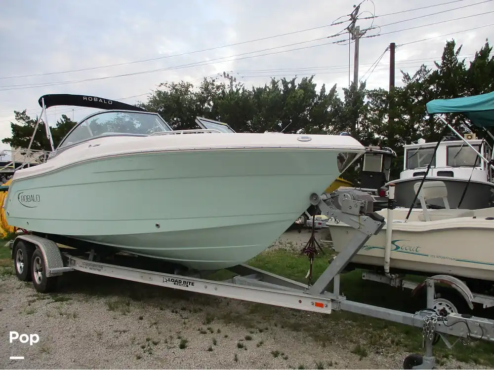 2019 Robalo r227