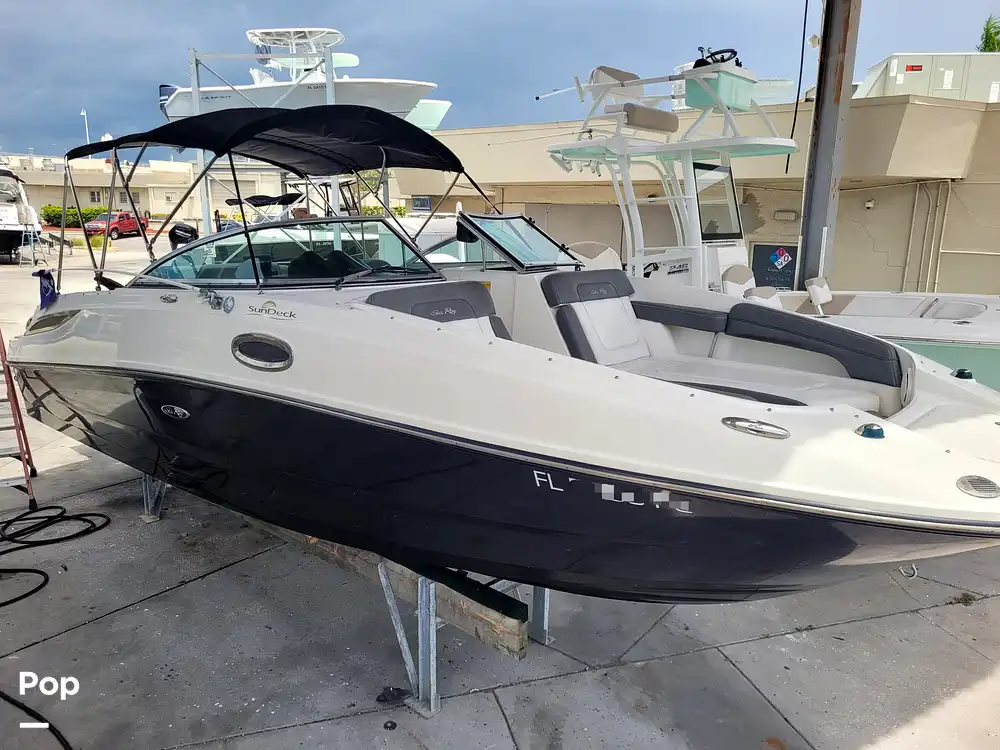 2011 Sea Ray 260 sundeck