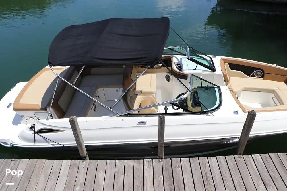 2015 Sea Ray 240 sundeck