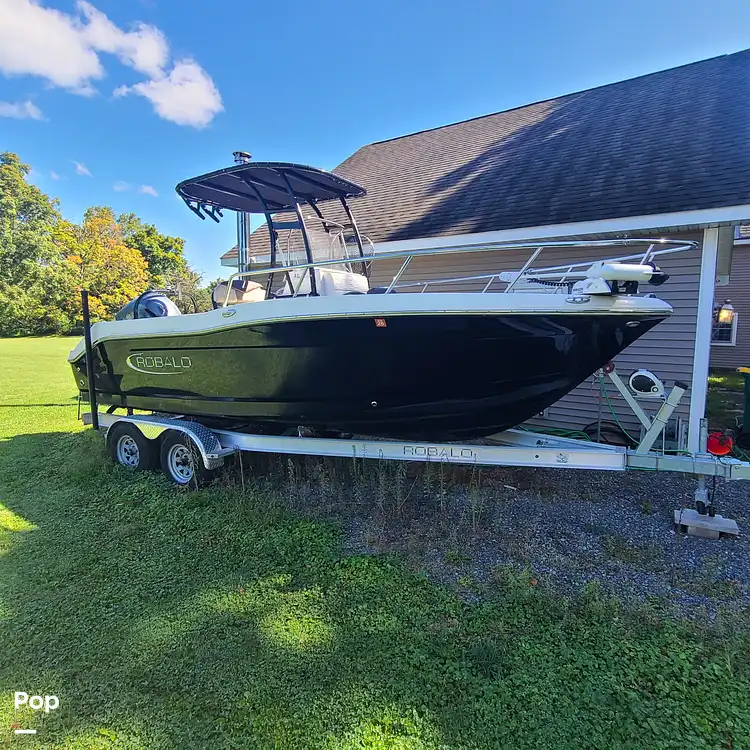 2019 Robalo r202 explorer