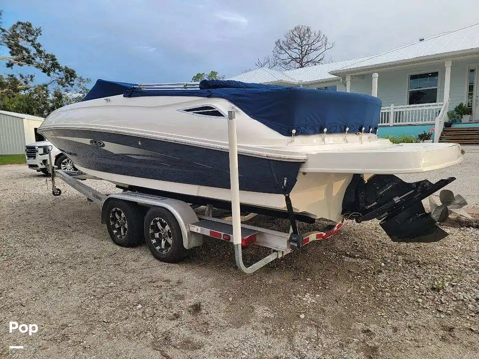 2014 Sea Ray sundeck 240